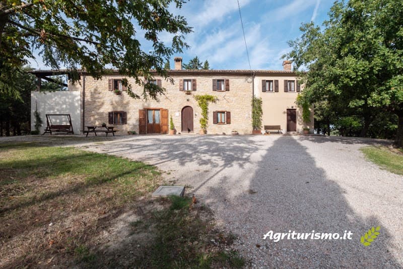 Immagine di AGRITURISMO FOSSO DEL LUPO - FATTORIA BIOLOGICA a Urbino, Marche