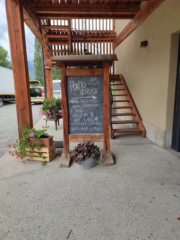 Immagine di Azienda agricola Saint Grat - Melaugusta - Produzione E Vendita Mele Renette, Golden E Tante Altre a Courmayeur, Valle d'Aosta
