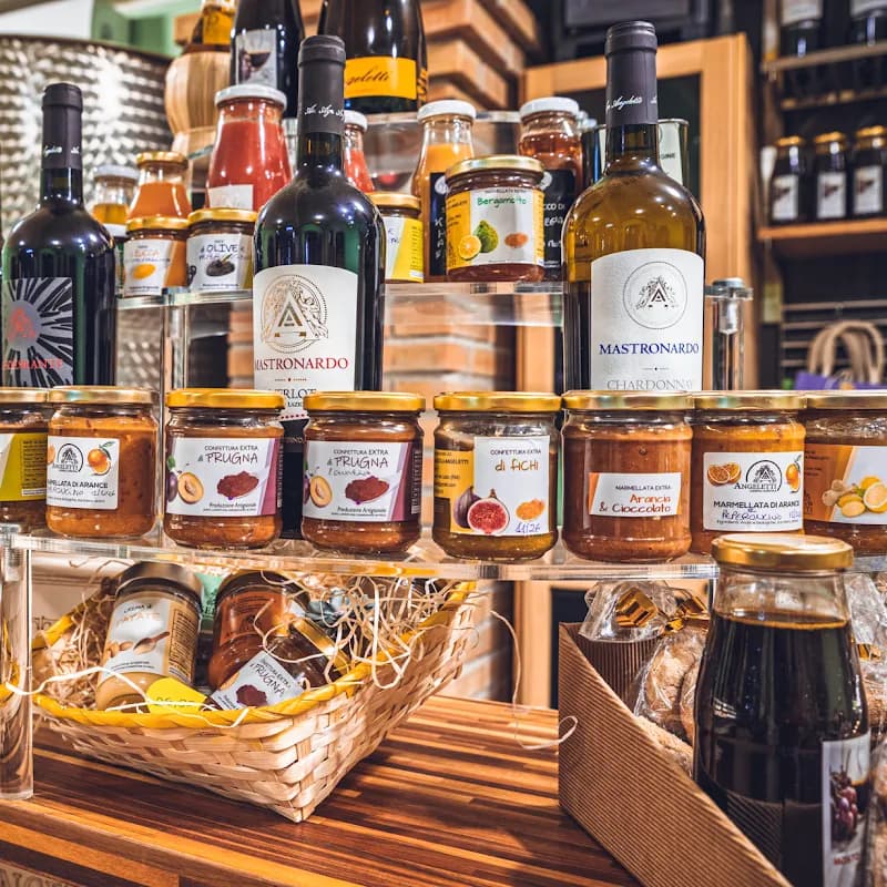 Immagine di Azienda Vitivinicola Angeletti Raffaele - Agriturismo | Wine Shop a Gallicano nel Lazio, Lazio